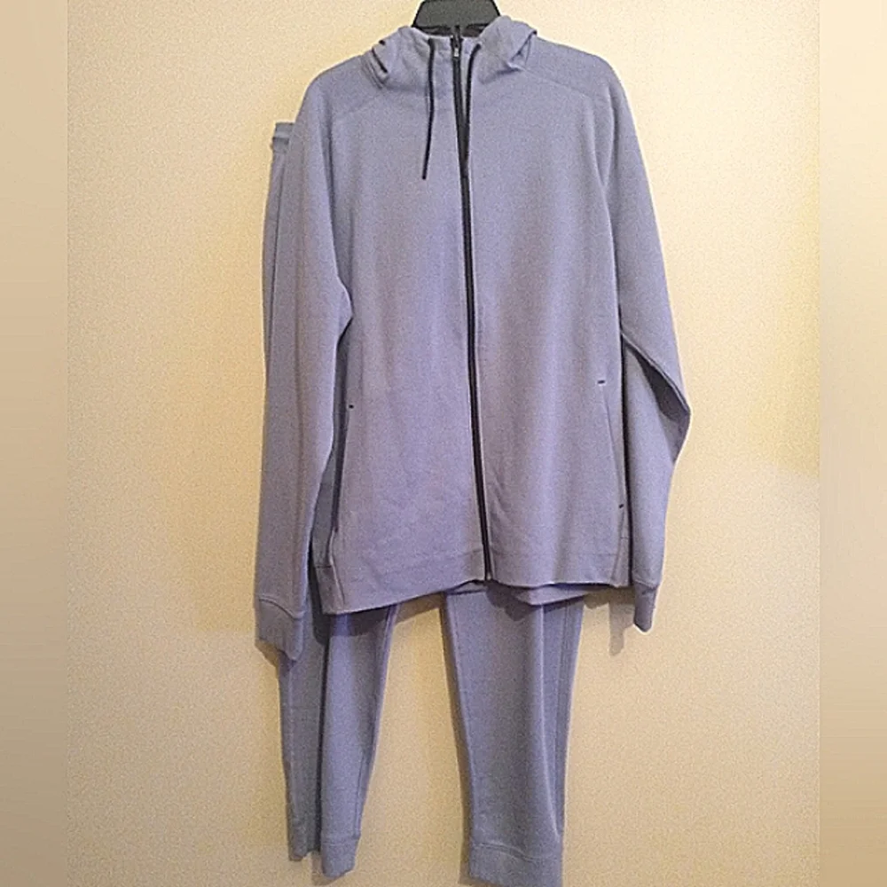 Dynamic Fleece Jogger Set - Picture 2 of 12